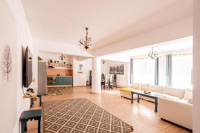 Dinvis Apartments